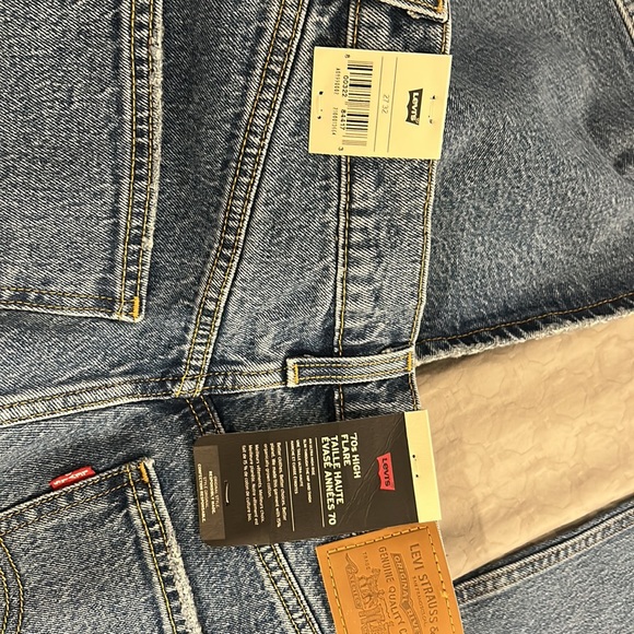 Brand new Levi’s jeans - Picture 7 of 8